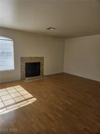 Photo #1: 2687551 Listing 