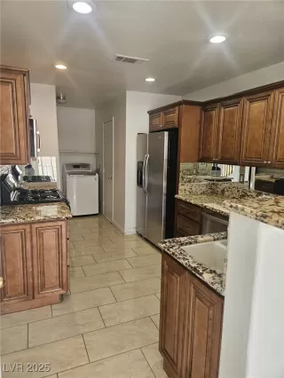 Photo #2: 2687551 Listing 