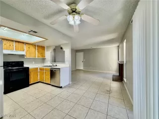 Photo #5: 2687573 Listing 