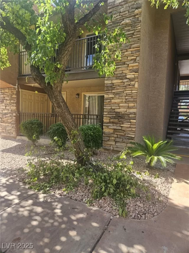 MLS: 2687584 Condo For Sale