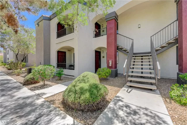 MLS: 2687589 Condo For Sale