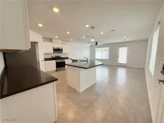 Photo #3: 2687591 Listing 