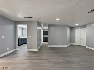 Photo #3: 2687671 Listing