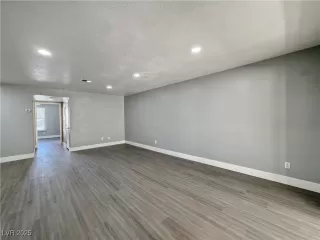 Photo #5: 2687671 Listing