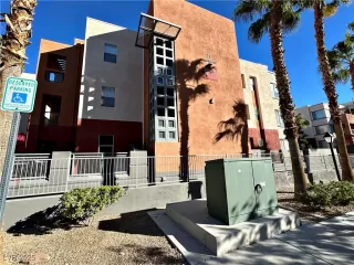 Photo #1: 2687673 Listing 