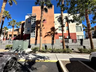 Photo #2: 2687673 Listing 