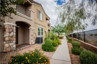 Photo #2: 2687712 Listing 