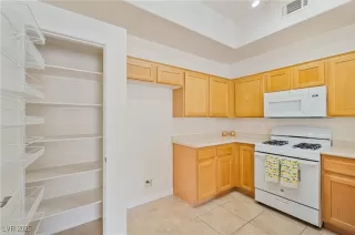 Photo #6: 2687722 Listing