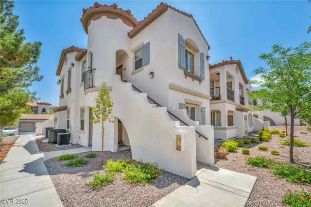 MLS: 2687797 Condo For Sale