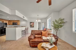 Photo #2: 2687797 Listing