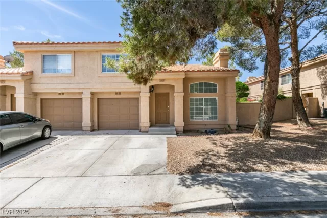 MLS: 2687821 Condo For Sale