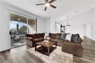 Photo #2: 2687835 Listing