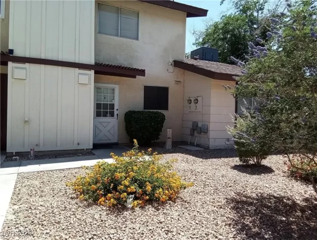 MLS: 2687854 Condo For Sale