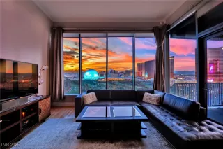 Photo #2: 2687878 Listing 