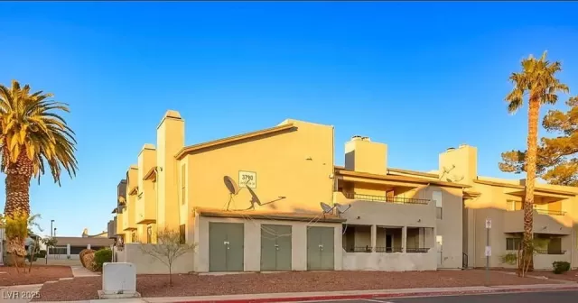 MLS: 2687896 Condo For Sale