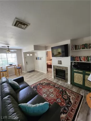 Photo #5: 2687911 Listing 