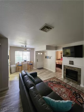 Photo #6: 2687911 Listing 