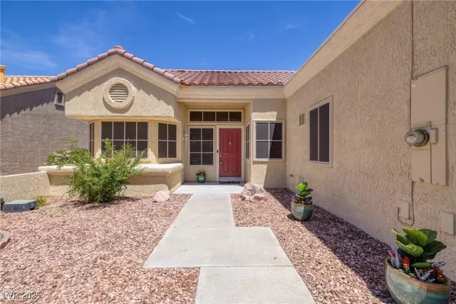 MLS: 2687963 Condo For Sale