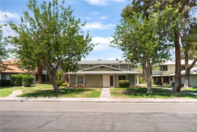 MLS: 2687973 Condo For Sale