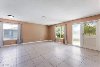 Photo #3: 2687973 Listing