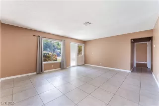 Photo #5: 2687973 Listing