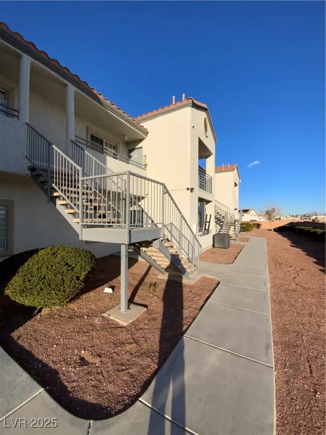 MLS: 2687976 Condo For Sale