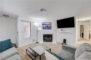 Photo #5: 2687983 Listing