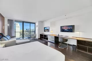 Photo #2: 2687989 Listing