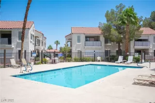 Photo #2: 2688001 Listing 