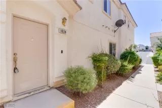 Photo #3: 2688008 Listing 