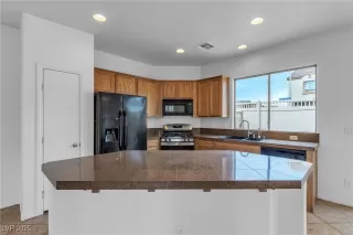 Photo #4: 2688034 Listing