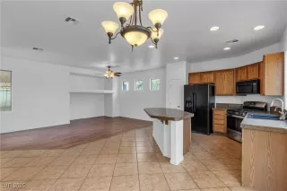 Photo #5: 2688034 Listing