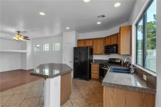 Photo #6: 2688034 Listing