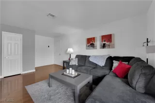 Photo #3: 2688040 Listing