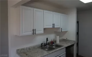 Photo #5: 2688042 Listing