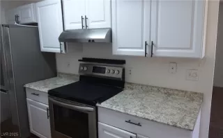 Photo #6: 2688042 Listing