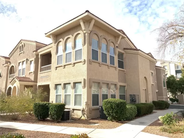 MLS: 2688043 Condo For Sale