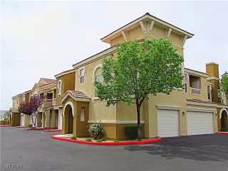 Photo #1: 2688106 Listing 