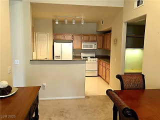 Photo #5: 2688106 Listing 