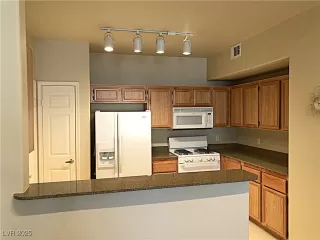 Photo #6: 2688106 Listing 