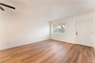 Photo #6: 2688131 Listing