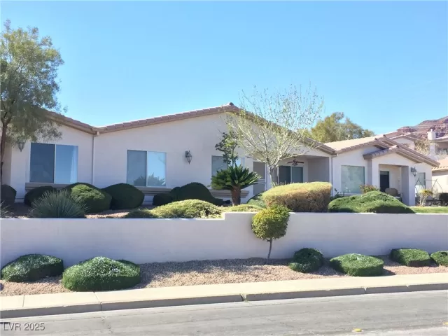 MLS: 2688180 Condo For Sale