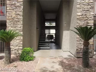 Photo #1: 2688189 Listing 