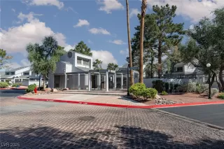 Photo #1: 2688207 Listing