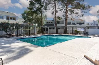 Photo #2: 2688207 Listing