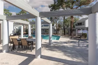 Photo #3: 2688207 Listing