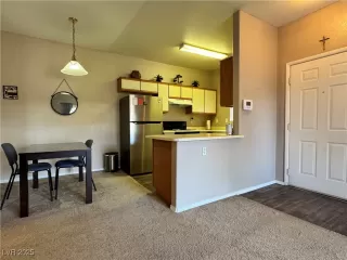 Photo #4: 2688216 Listing