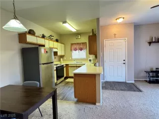 Photo #5: 2688216 Listing