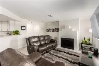 Photo #3: 2688240 Listing 