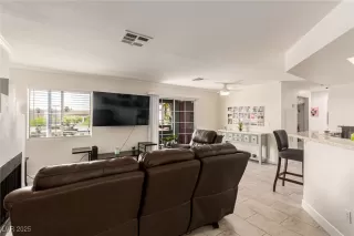 Photo #4: 2688240 Listing 